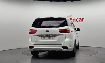 Kia Canival 2019, 93268 км, за 10749.19 USD