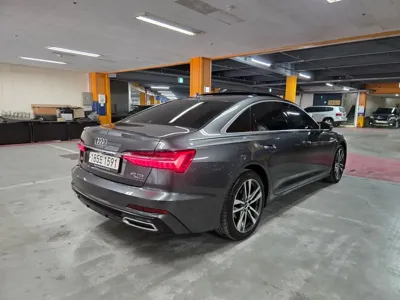 Audi A6 2022, 83000 км, за 22133.22 USD