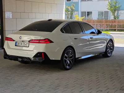 BMW 5-Series 2025, 7131 км, за 45537.48 USD
