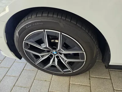 BMW 5-Series 2025, 7131 км, за 45537.48 USD