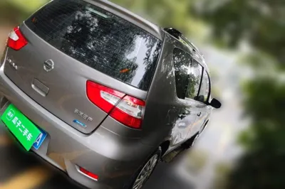 Nissan Livina 2013, 50100 км, за 4444 USD