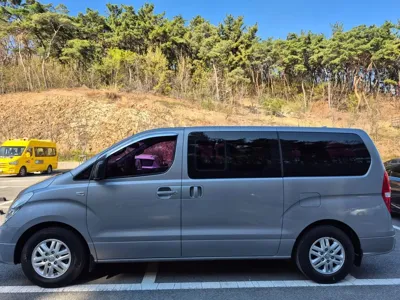 Hyundai Starex 2017, 120090 км, за 6557.7 USD