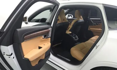 Volvo S90 2024, 42595 км, за 29838.12 USD - фото 26