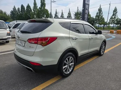 Hyundai Santafe 2013, 205000 км, за 3900.5 USD