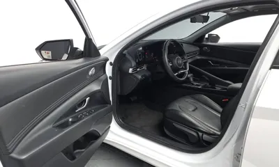 Hyundai Avante 2024, 58370 км, за 11009.78 USD - фото 10