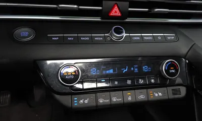 Hyundai Avante 2024, 58370 км, за 11009.78 USD - фото 17