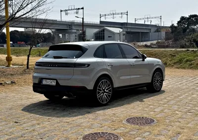 Porsche Cayenne 2024, 24300 км, за 105054.5 USD - фото 8
