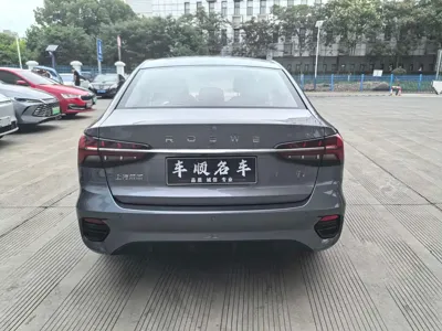 Roewe i5 2022, 17000 км, за 5422.21 USD