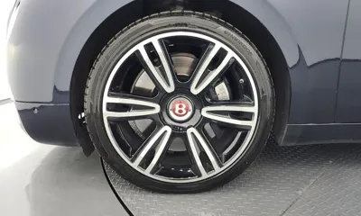 Bentley Flying Spur 2015, 180016 км, за 23730.85 USD