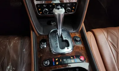 Bentley Flying Spur 2015, 180016 км, за 23730.85 USD - фото 9
