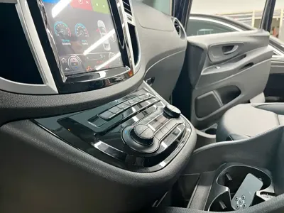 Mercedes-Benz Vito 2020, 50000 км, за 20365.64 USD - фото 11