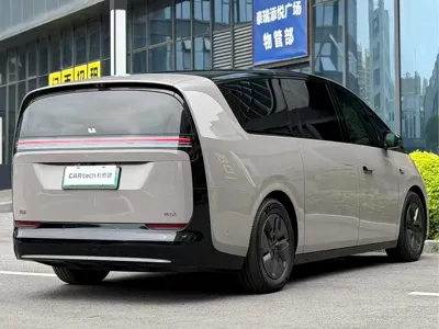 Li Auto Li MEGA 2025, 20000 км, за 72008.86 USD