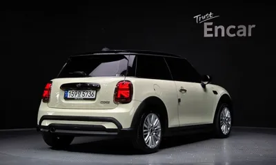 MINI Cooper 2023, 44397 км, за 16848.83 USD