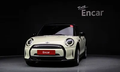 MINI Cooper 2023, 44397 км, за 16848.83 USD