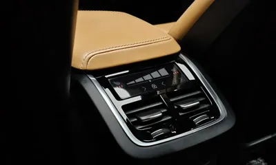 Volvo XC60 2019, 68743 км, за 21423.45 USD - фото 19