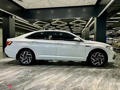Volkswagen Sagitar 2022, 16000 км, за 17346.9 USD