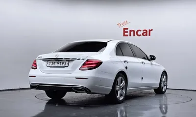 Mercedes-Benz E-Class 2018, 82262 км, за 13881.55 USD
