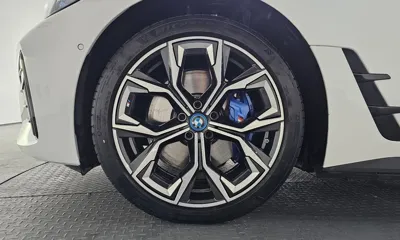 BMW i4 2024, 39070 км, за 35018.17 USD