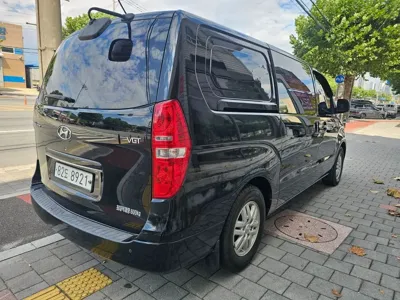 Hyundai Starex 2016, 159400 км, за 5197.77 USD