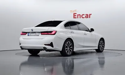 BMW 3-Series 2022, 36331 км, за 18917.49 USD