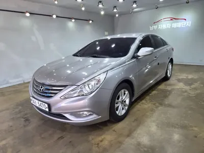 Hyundai Sonata 2012, 139849 км, за 2356.57 USD