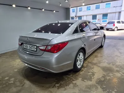 Hyundai Sonata 2012, 139849 км, за 2356.57 USD