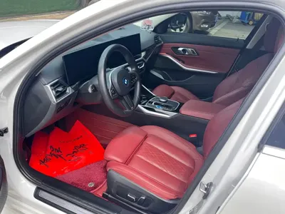 BMW i3 2023, 60000 км, за 19099.1 USD