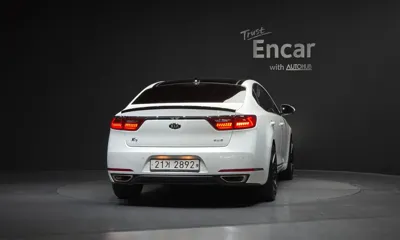 Kia K7 2018, 82975 км, за 9712.59 USD