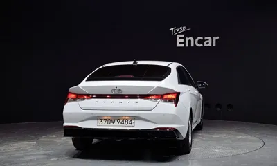 Hyundai Avante 2022, 117212 км, за 9471.19 USD