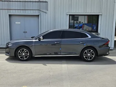 Hyundai Grandeur 2022, 111200 км, за 4351.79 USD