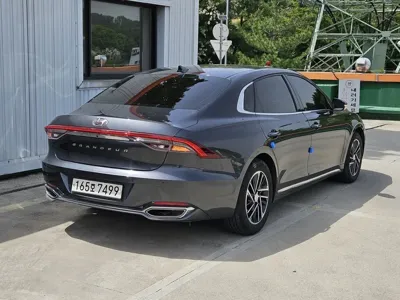 Hyundai Grandeur 2022, 111200 км, за 4351.79 USD