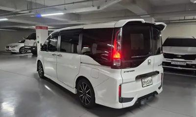 Honda Stepwgn 2016, 35000 км, за 25780.03 USD