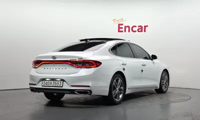 Hyundai Grandeur 2018, 159669 км, за 10076.05 USD