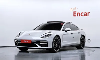 Porsche Panamera · 2021 год