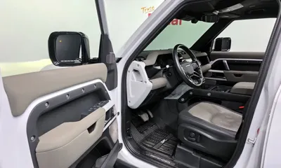 Land Rover Defender 2022, 47046 км, за 49166.34 USD - фото 11