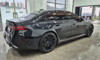 BMW M5 2025, 8784 км, за 113889.39 USD