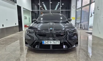 BMW M5 2025, 8784 км, за 113889.39 USD