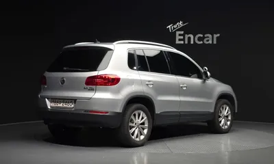 Volkswagen Tiguan 2015, 100308 км, за 5222.11 USD