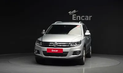 Volkswagen Tiguan 2015, 100308 км, за 5222.11 USD