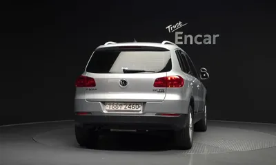 Volkswagen Tiguan 2015, 100308 км, за 5222.11 USD