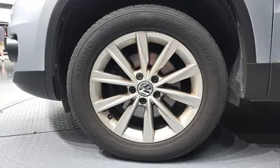Volkswagen Tiguan 2015, 100308 км, за 5222.11 USD