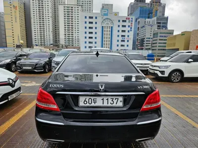 Hyundai Equus 2010, 96578 км, за 3252.67 USD
