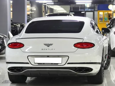 Bentley Continental 2023, 15200 км, за 168652.66 USD