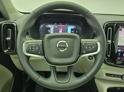 Volvo XC40 2026, 646 км, за 28000.25 USD - фото 19