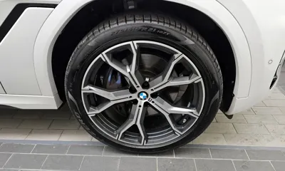 BMW X6 2024, 35379 км, за 68582.75 USD
