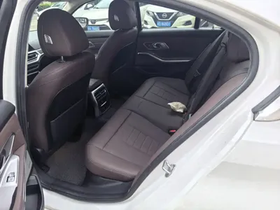 BMW 3 Series 2019, 43000 км, за 18098.53 USD