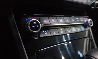 Hyundai Grandeur 2017, 111740 км, за 7807.51 USD - фото 16