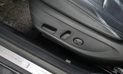 Hyundai Grandeur 2017, 111740 км, за 7807.51 USD - фото 17