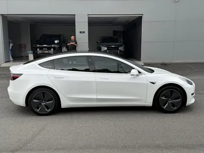 Tesla Model 3 2021, 80000 км, за 9564.26 USD