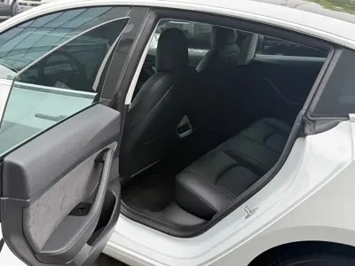 Tesla Model 3 2021, 80000 км, за 9564.26 USD - фото 9